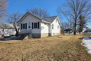 305 N Wabasha, Plainview, MN 55964 - Photo 7