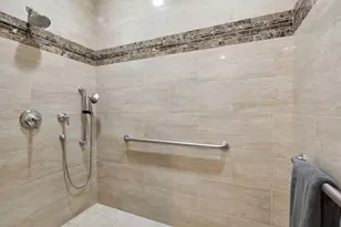 1360 Skyline Dr, Golden Valley, MN 55422 - Photo 27