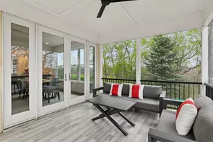 1360 Skyline Dr, Golden Valley, MN 55422 - Photo 21