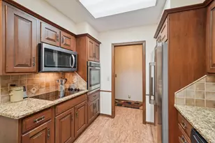 8621 Basswood Rd, Eden Prairie, MN 55344 - Photo 5