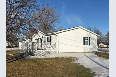800 Montana, Benson, MN 56215 - Photo 5