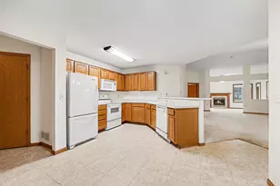 25555 Park Ln, Shorewood, MN 55331 - Photo 11