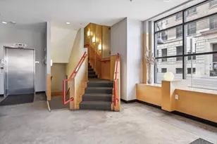 270 4th St E, Saint Paul, MN 55101 - Photo 9