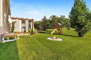 8490 Moraine Cir, Shakopee, MN 55379 - Photo 3