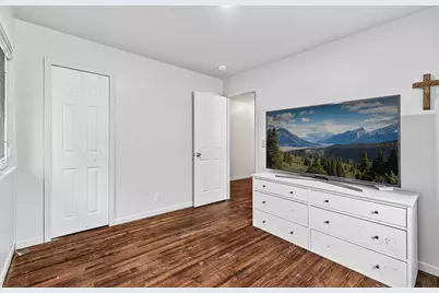 3213 W Old Shakopee Road, Bloomington, MN 55431 - Photo 17