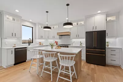 2643 Timber Oaks Road SW, Rochester, MN 55902 - Photo 9