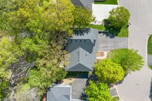 300 Dearborn Ct, Edina, MN 55343 - Photo 55