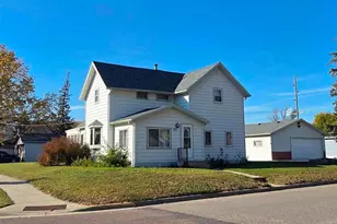 421 S Murphy St, Lake Crystal, MN 56055 - Photo 1