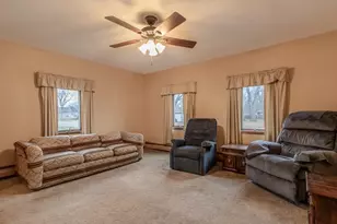 421 S Murphy St, Lake Crystal, MN 56055 - Photo 11