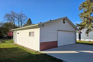 421 S Murphy St, Lake Crystal, MN 56055 - Photo 35