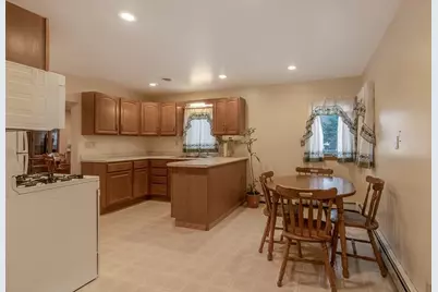 421 S Murphy Street, Lake Crystal, MN 56055 - Photo 3