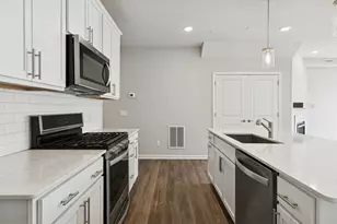 4860 Avery Ct, Eagan, MN 55123 - Photo 9