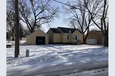 909 SE 5th Street SE, Waseca, MN 56093 - Photo 1