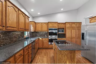 10005 Antrim Court, Woodbury, MN 55129 - Photo 15