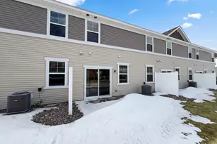 3022 Basswood St, Little Canada, MN 55117 - Photo 5