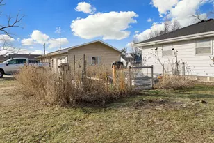 1103 18th St NE, Austin, MN 55912 - Photo 7