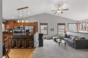 216 Arabian Ave W, Shakopee, MN 55379 - Photo 5