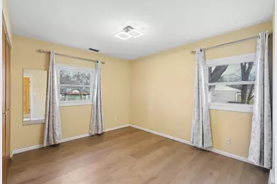 8704 Crest Road, Bloomington, MN 55425 - Photo 15