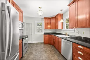 645 Hassan St SE, Hutchinson, MN 55350 - Photo 11