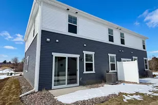 3092 Vanderbie St, Little Canada, MN 55117 - Photo 5