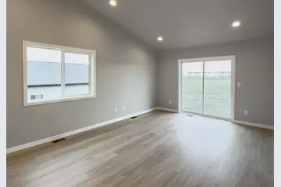 1896 19th Avenue N, Wahpeton,  58075 - Photo 9