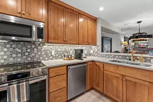 7500 Edinborough Way, Edina, MN 55435 - Photo 11