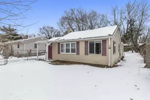 176 Hanson Rd, Mahtomedi, MN 55115 - Photo 3