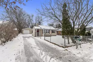 176 Hanson Rd, Mahtomedi, MN 55115 - Photo 1