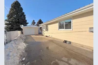 1819 6th Street S, Moorhead, MN 56560 - Photo 3