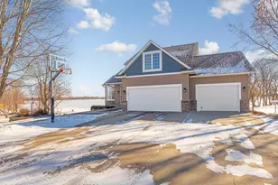4090 Wells Lake Ct, Faribault, MN 55021 - Photo 3
