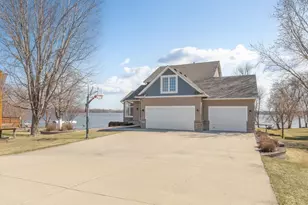 4090 Wells Lake Ct, Faribault, MN 55021 - Photo 3