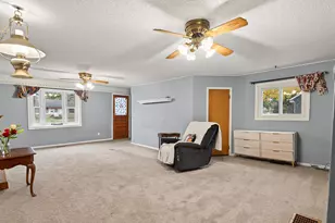 802 N 2nd St, Princeton, MN 55371 - Photo 7