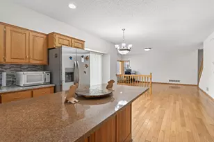 10010 Fallgold Parkway N, Brooklyn Park, MN 55443 - Photo 11