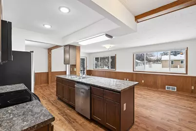 6706 Toledo Avenue N, Brooklyn Center, MN 55429 - Photo 3