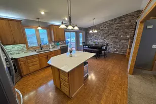 102 Meadowview St, Marshall, MN 56258 - Photo 11