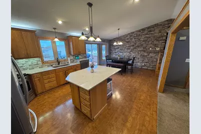102 Meadowview Street, Marshall, MN 56258 - Photo 11