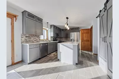 2610 Hydram Avenue N, Oakdale, MN 55128 - Photo 3