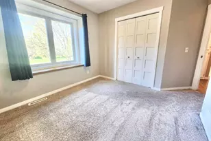 8561 Flamingo Dr, Chanhassen, MN 55317 - Photo 5