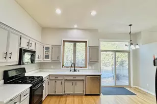 8561 Flamingo Dr, Chanhassen, MN 55317 - Photo 3