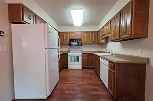 2411 Country Club Pkwy, Moorhead, MN 56560 - Photo 9