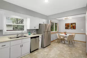 4389 Hodgson Rd, Shoreview, MN 55126 - Photo 9