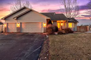 2200 Bridgewater Blvd S, Cambridge, MN 55008 - Photo 1