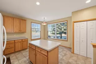 5932 Prairie Ridge Dr, Shoreview, MN 55126 - Photo 5