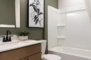 838 Woodlawn Ave, Saint Paul, MN 55116 - Photo 25