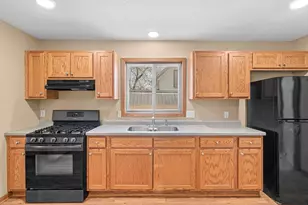 9 Acker St W, Saint Paul, MN 55117 - Photo 5