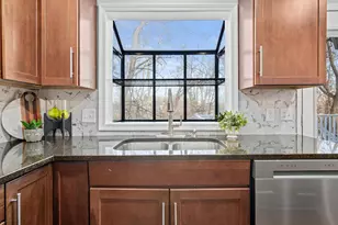 6981 Edgebrook Pl, Eden Prairie, MN 55346 - Photo 5