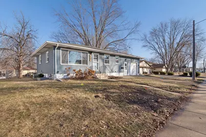 937 4th Avenue E, Shakopee, MN 55379 - Photo 3