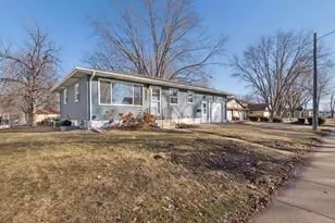 937 4th Ave E, Shakopee, MN 55379 - Photo 3