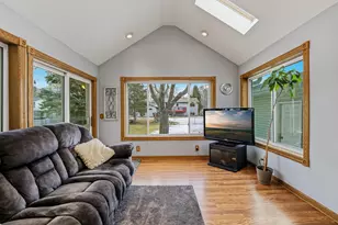 5024 Campanaro Ln, White Bear Lake, MN 55110 - Photo 9