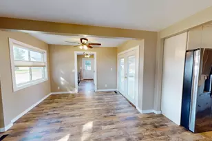 705 Glenview Dr, Albert Lea, MN 56007 - Photo 9